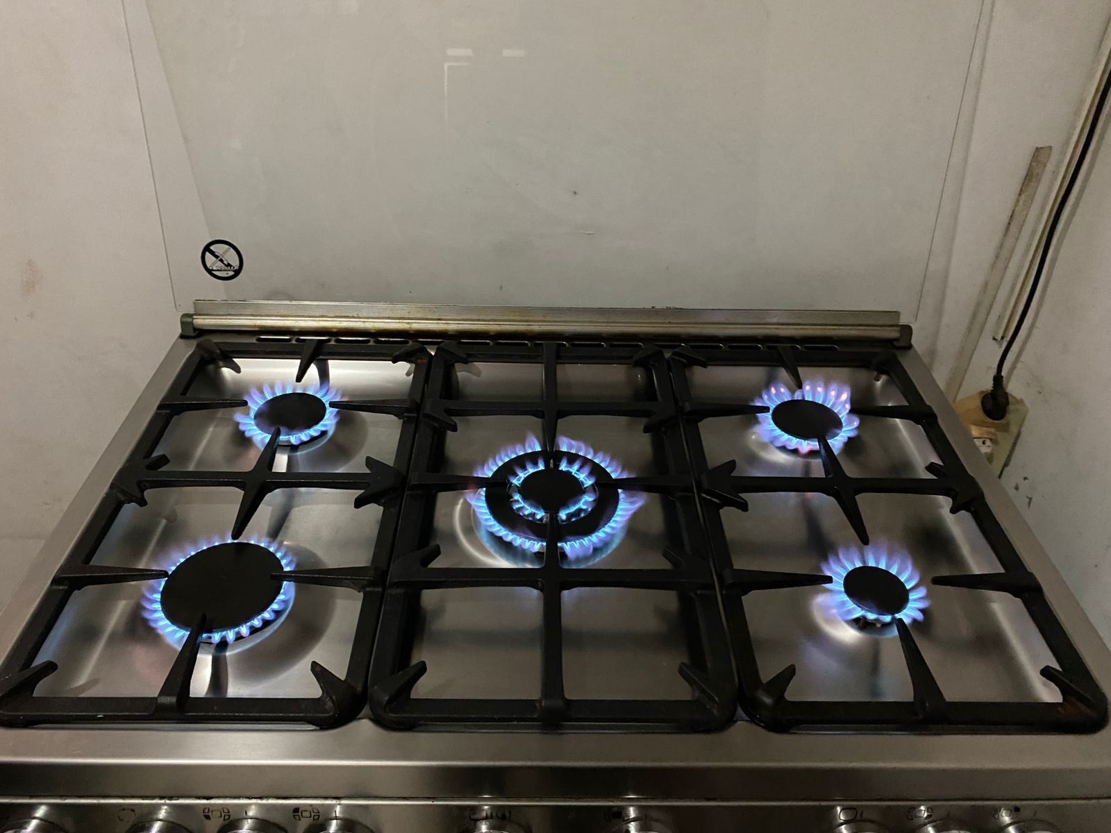Pembersihan burner kompor Ariston